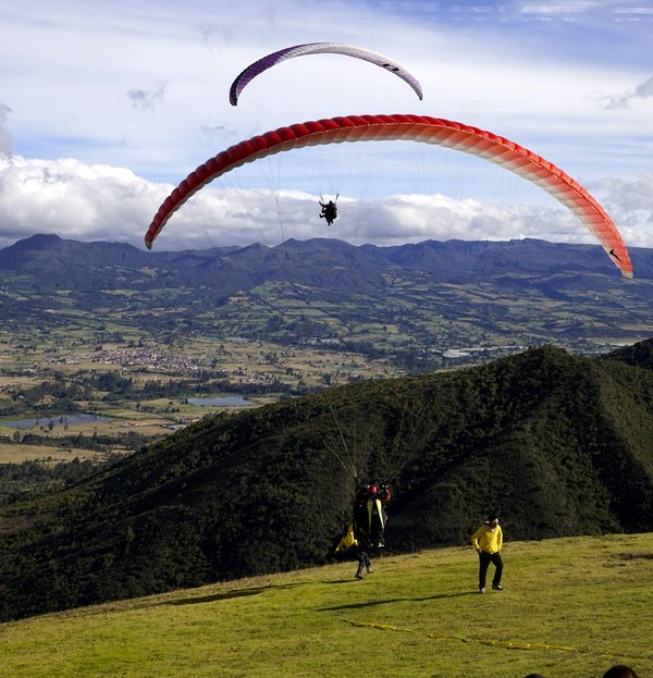 Découverte du parapente : adhérez à une école de parapente à Loudenvielle-Pyrénées
